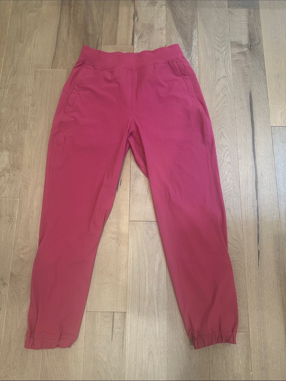 lululemon athletica adapted state high-rise jogger *short pants sz 4. Never worn